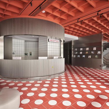 Reddot Hotel Тайчжун Экстерьер фото