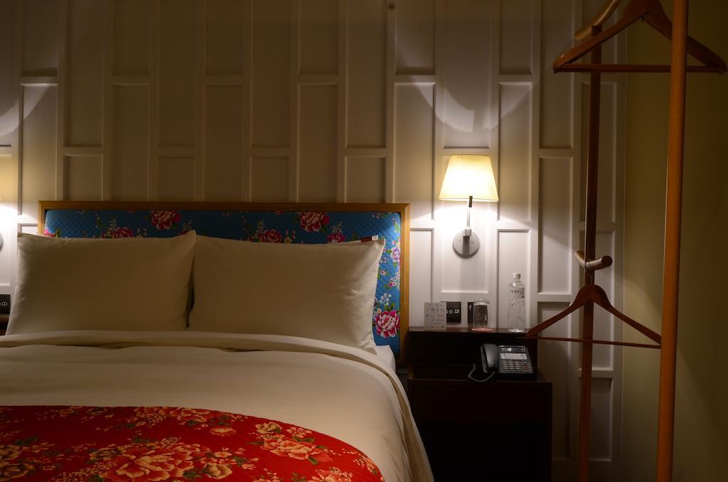 Reddot Hotel Тайчжун Экстерьер фото