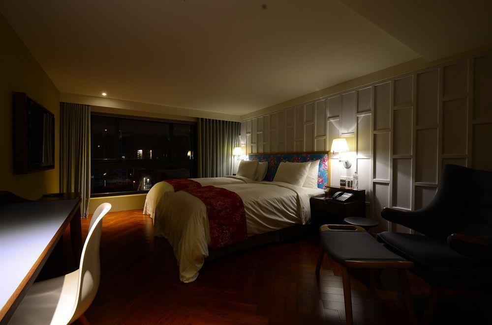 Reddot Hotel Тайчжун Экстерьер фото