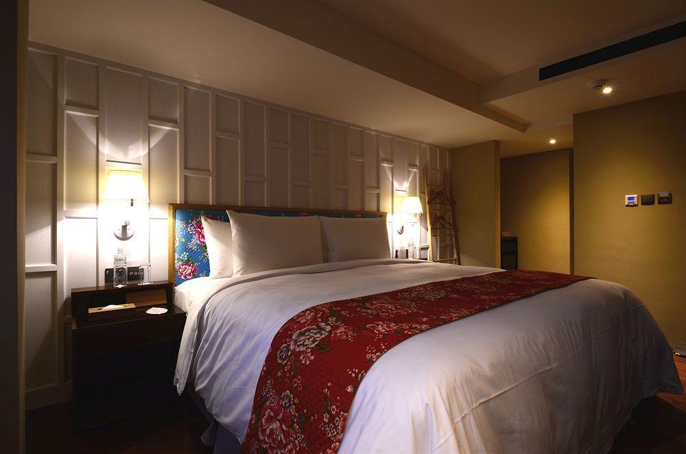 Reddot Hotel Тайчжун Экстерьер фото