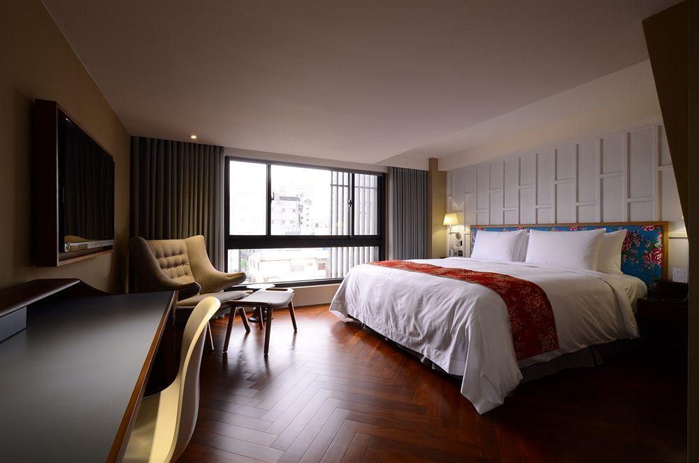 Reddot Hotel Тайчжун Экстерьер фото