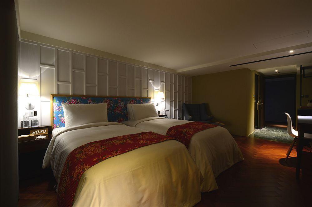 Reddot Hotel Тайчжун Экстерьер фото