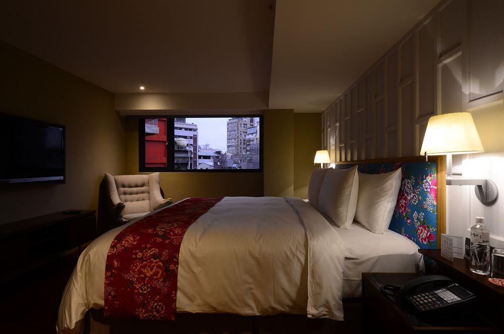 Reddot Hotel Тайчжун Экстерьер фото