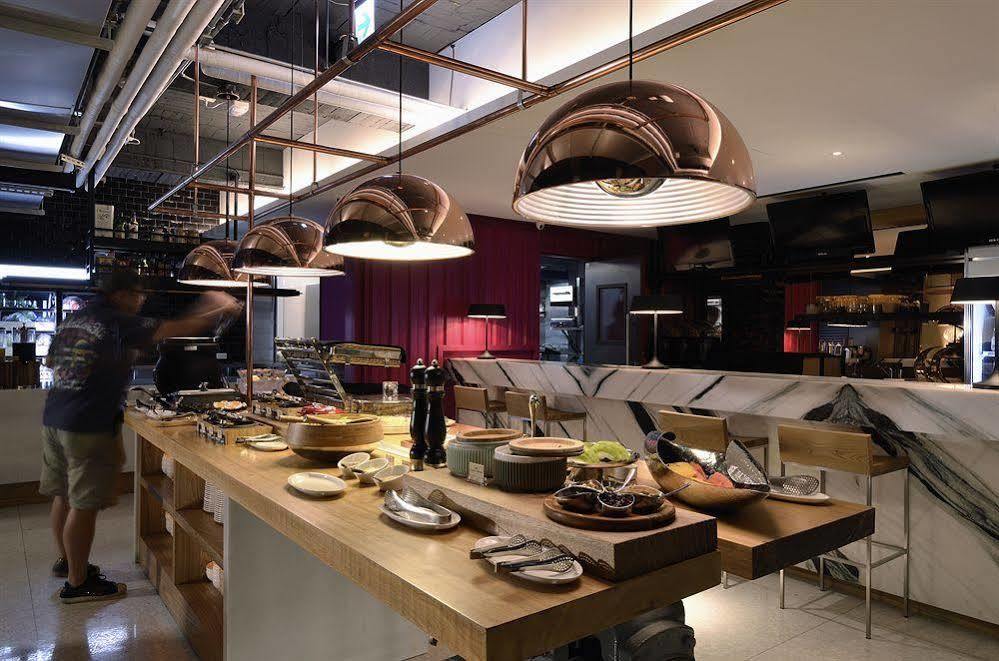 Reddot Hotel Тайчжун Экстерьер фото