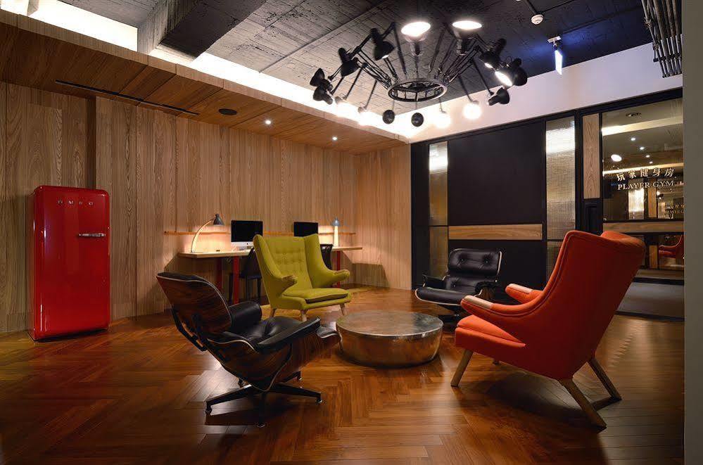 Reddot Hotel Тайчжун Экстерьер фото
