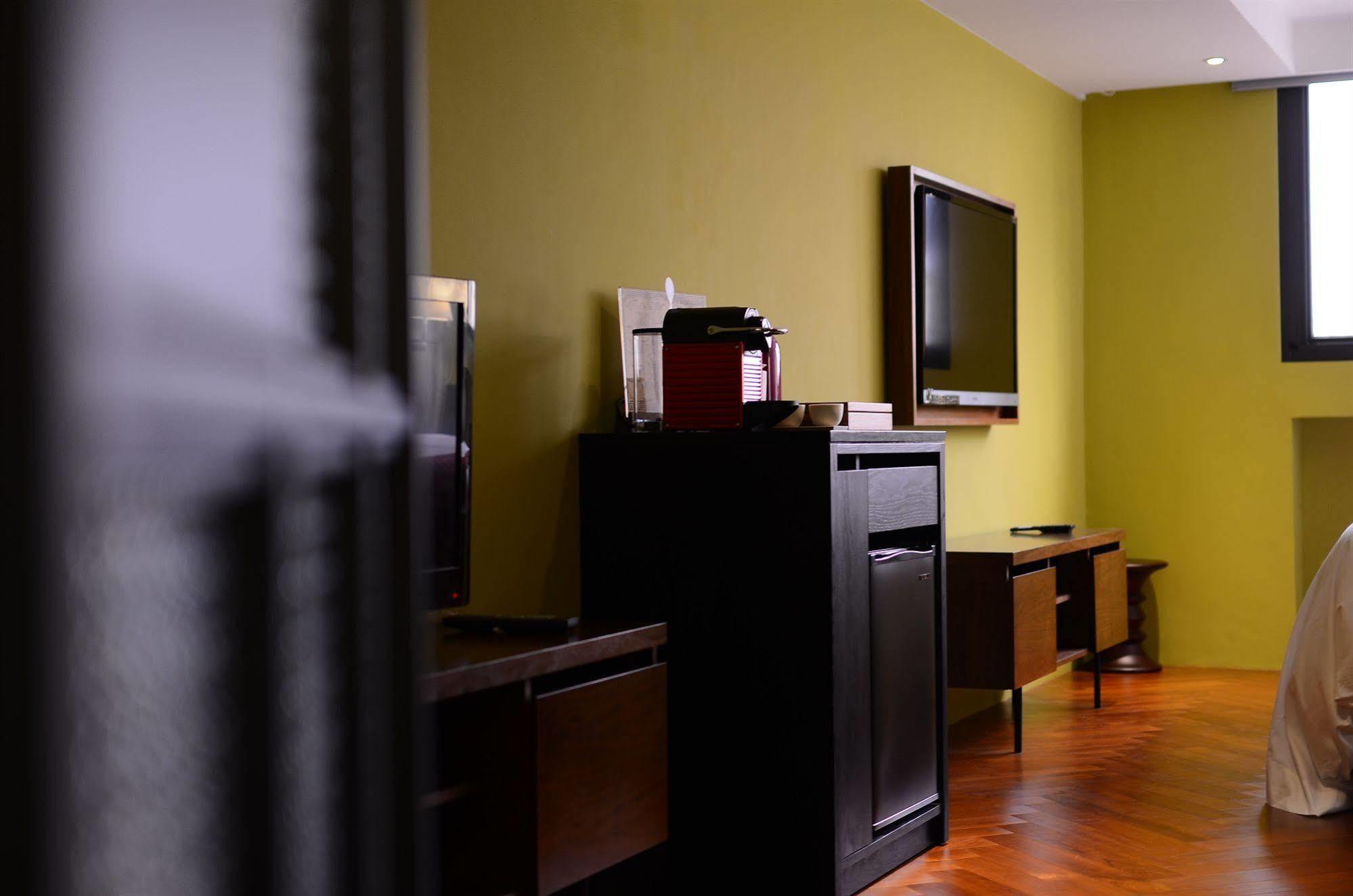 Reddot Hotel Тайчжун Экстерьер фото