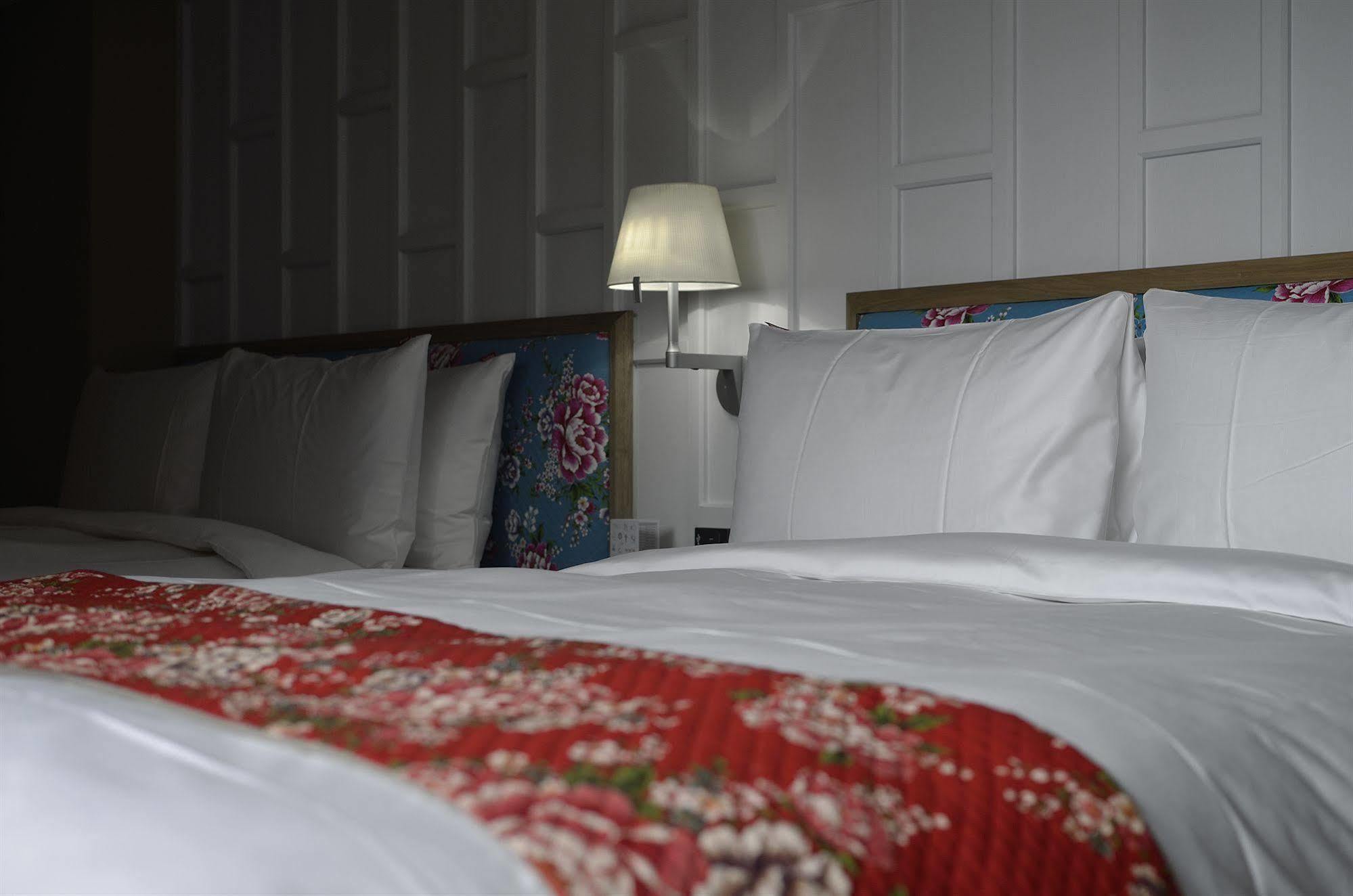 Reddot Hotel Тайчжун Экстерьер фото